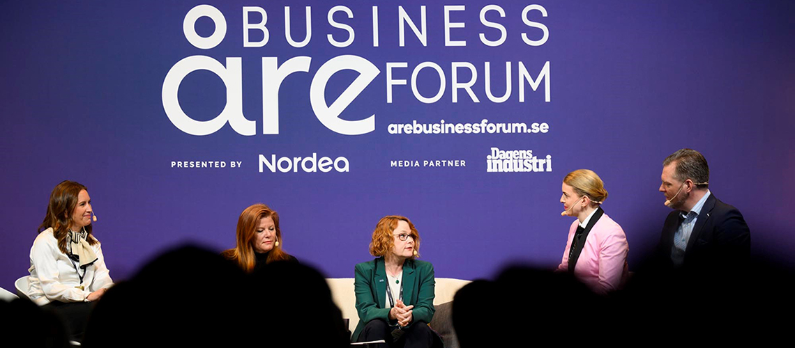 Scenen under Åre Business Forum. I mitten: Anna-Karin Jatko.