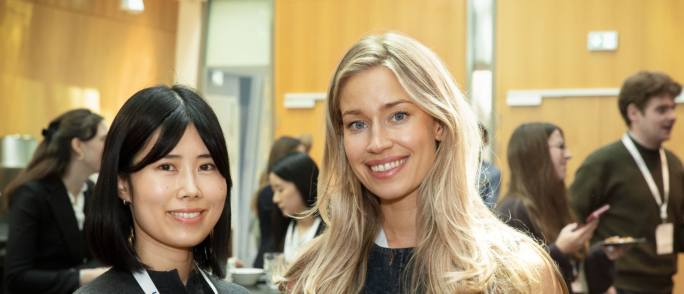 Mingelbild på Viktoria tillsammans med Hiroko
