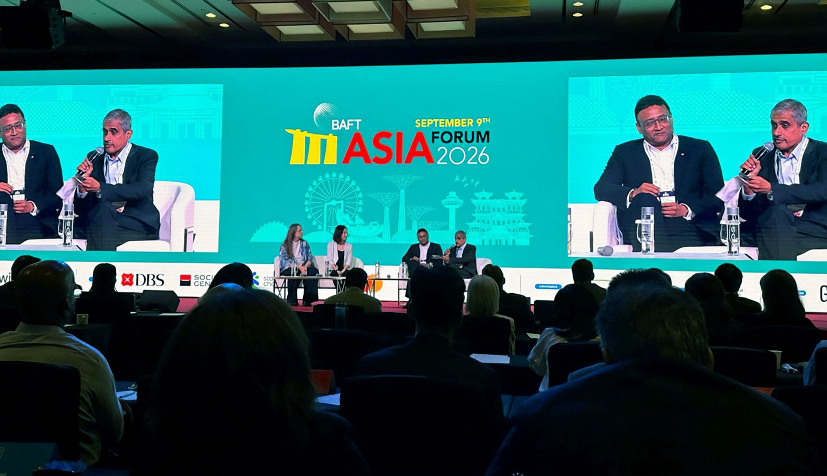 Fyra personer deltar i en paneldiskussion på GTR Asia 2026 i Singapore.