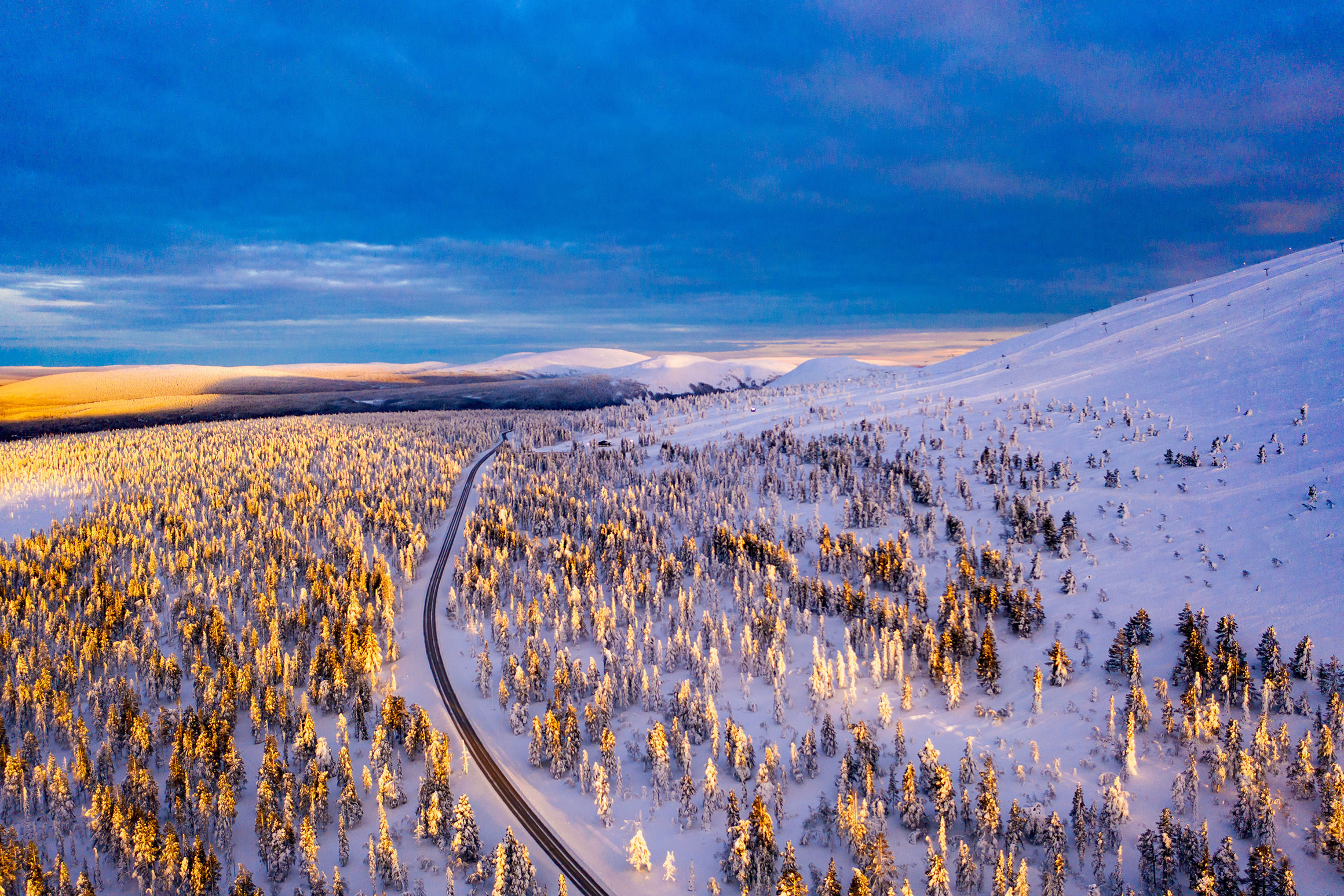 Vinterväg i norra Sverige